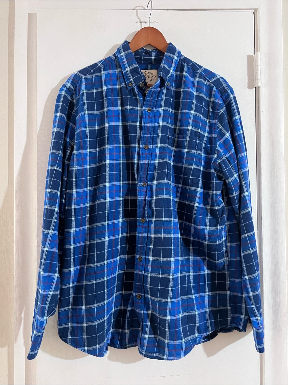 St. John's Bay Men's Blue and Navy Plaid Button-Down Shirt - Large
